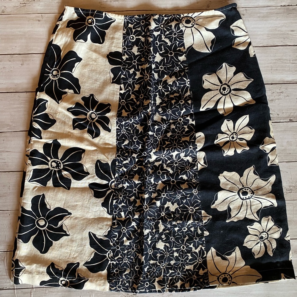 WilliSmith 100% Linen skirt.  Navy Blue/Ivory.  Size 10